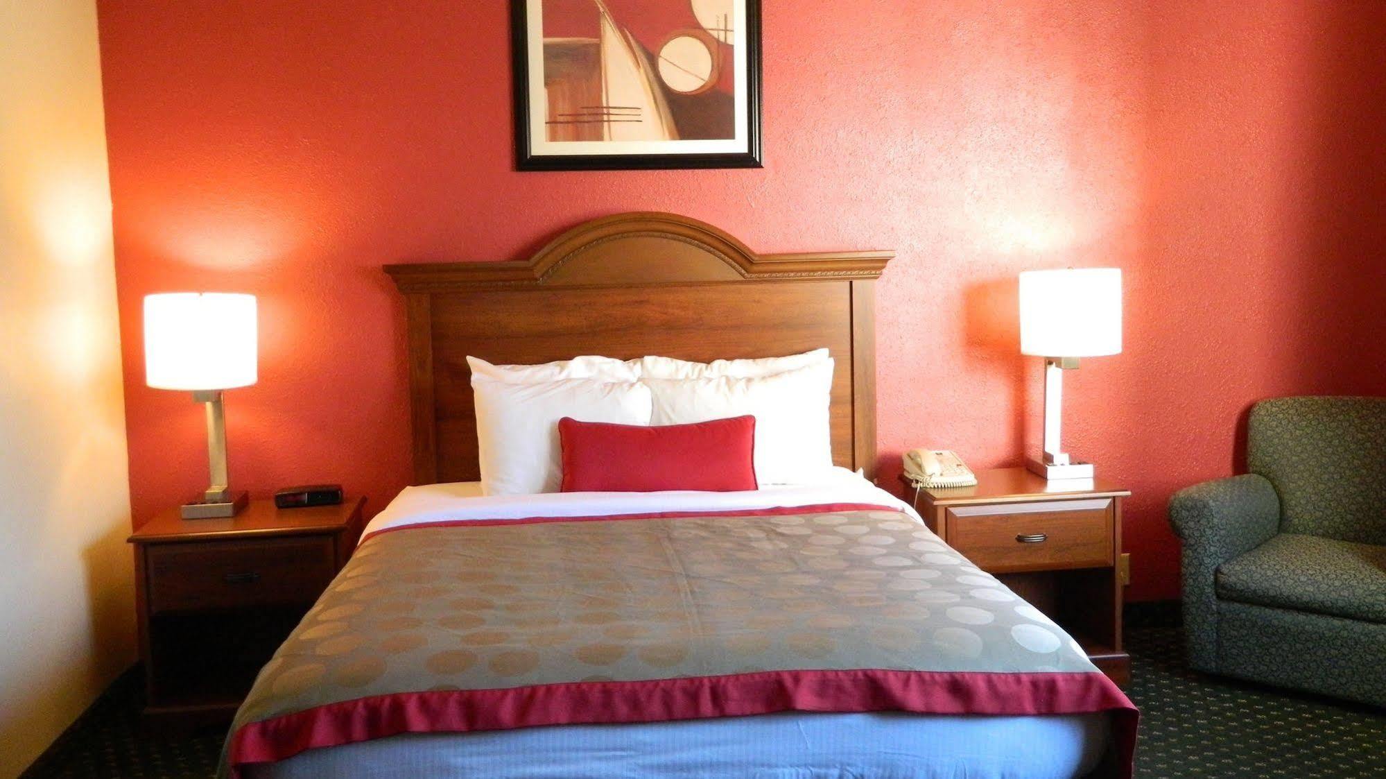 Oyo Hotel Spokane North Экстерьер фото